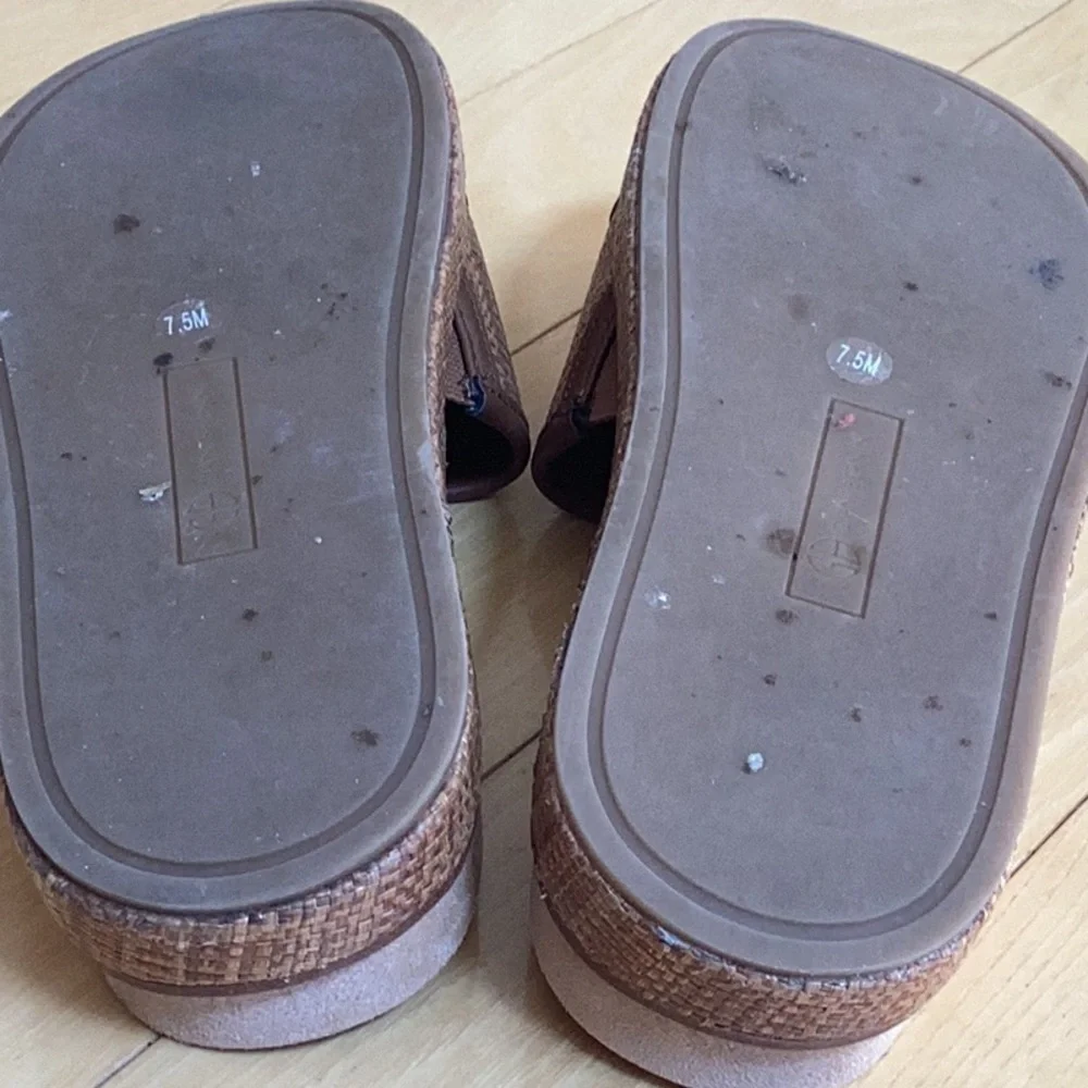 Giani Bernini Joanna, memory foam slide on sandals. Women’s size 7.5